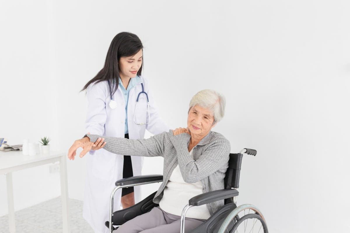 Inovasi Terapi Standar Global untuk Penderita Stroke di Indonesia Inovasi Terapi Standar Global untuk Penderita Stroke di Indonesia