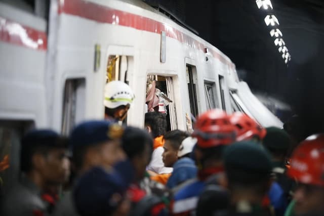 52 Korban Tabrakan Kereta di Bekasi Timur Dirawat di RSUD Kota Bekasi, Ini Daftar Namanya 52 Korban Tabrakan Kereta di Bekasi Timur Dirawat di RSUD Kota Bekasi, Ini Daftar Namanya