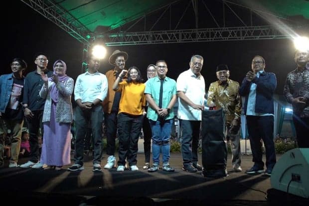 Alun-alun Pamulang Resmi Dibuka, Jadi Ruang Terbuka Hijau dan Interaksi Alun-alun Pamulang Resmi Dibuka, Jadi Ruang Terbuka Hijau dan Interaksi