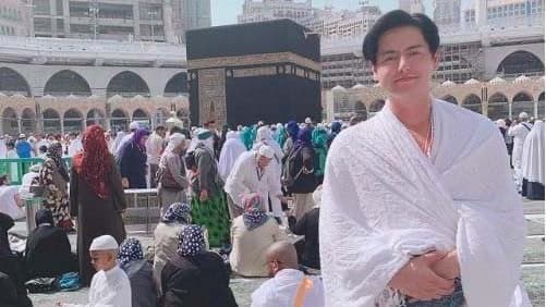 4 Kisah Mualaf Artis yang Menggemparkan, Nomor 3 Pernah Terjerumus Narkoba 4 Kisah Mualaf Artis yang Menggemparkan, Nomor 3 Pernah Terjerumus Narkoba