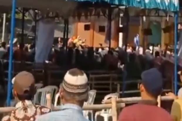 Kericuhan Pilkades Klitih Demak, Dua Kubu Pendukung Cakades Terlibat Perkelahian Kericuhan Pilkades Klitih Demak, Dua Kubu Pendukung Cakades Terlibat Perkelahian