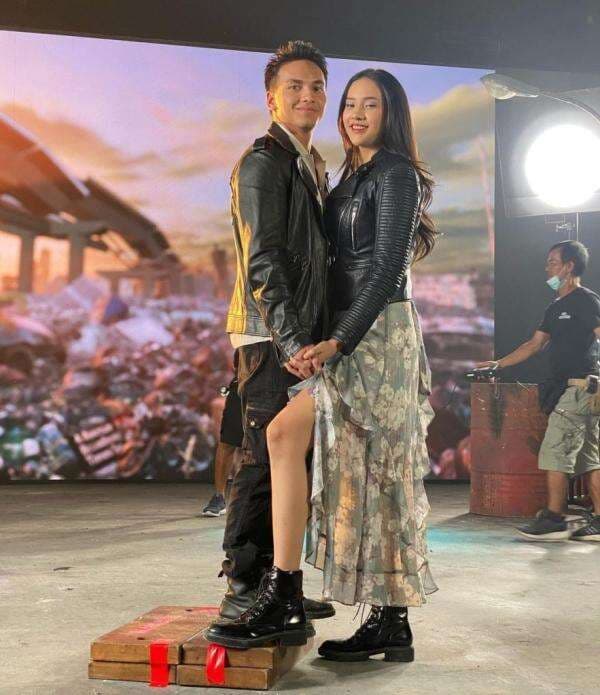 Terungkap Kelucuan di Balik Video Klip Bintang di Surga, Jefri Nichol: Artis Naik Papan Terungkap Kelucuan di Balik Video Klip Bintang di Surga, Jefri Nichol: Artis Naik Papan