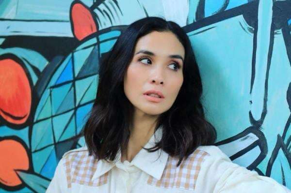 8 Artis Pindah Agama Islam dan Jadi Mualaf, Ada Marsha Timothy 8 Artis Pindah Agama Islam dan Jadi Mualaf, Ada Marsha Timothy