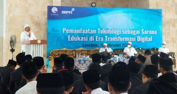 Ditjen SDPPI Ajak Santri Nurul Hakim Lombok Barat Cakap Hadapi Transformasi Digital Ditjen SDPPI Ajak Santri Nurul Hakim Lombok Barat Cakap Hadapi Transformasi Digital