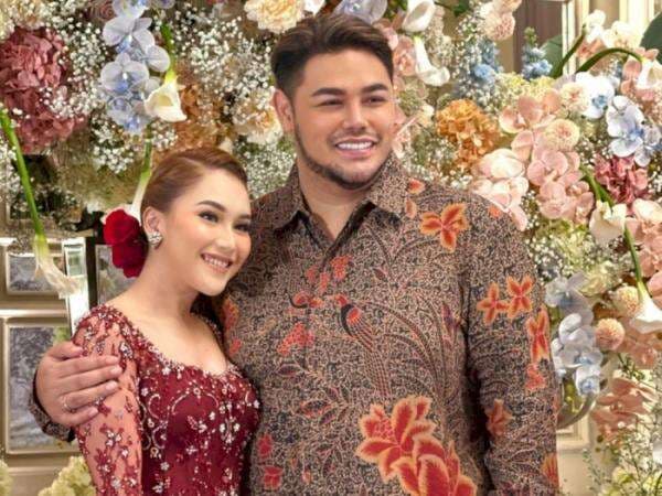 Foto Bak Pengantin Baru, Ivan Gunawan ke Ayu Ting Ting: Aku Selalu Berdiri di Sisimu Foto Bak Pengantin Baru, Ivan Gunawan ke Ayu Ting Ting: Aku Selalu Berdiri di Sisimu