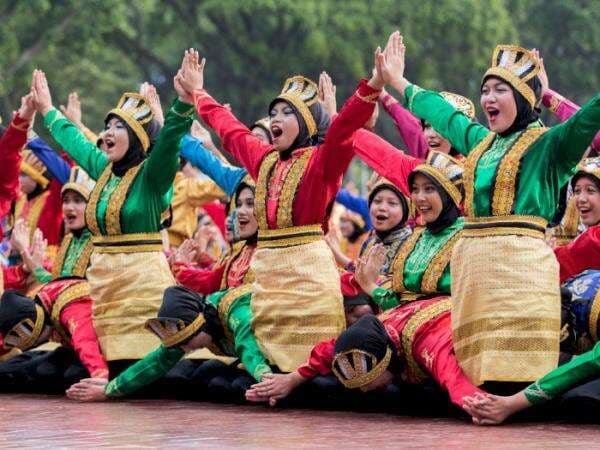 Pola Lantai Tari Saman Lengkap dengan Fungsi dan Penjelasannya Pola Lantai Tari Saman Lengkap dengan Fungsi dan Penjelasannya