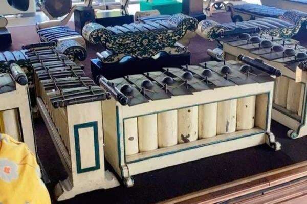 15 Alat Musik Tradisional Indonesia dan Cara Memainkannya Lengkap 15 Alat Musik Tradisional Indonesia dan Cara Memainkannya Lengkap