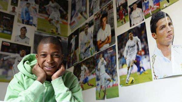Kisah Kylian Mbappe Kecil Bertemu Ronaldo, Zidane, dan Thiery Henry Kisah Kylian Mbappe Kecil Bertemu Ronaldo, Zidane, dan Thiery Henry