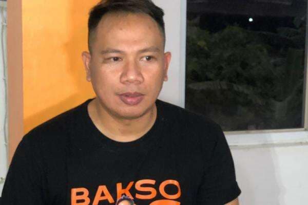 Deretan Mantan Istri Vicky Prasetyo, dari Artis Indonesia hingga Bule Deretan Mantan Istri Vicky Prasetyo, dari Artis Indonesia hingga Bule