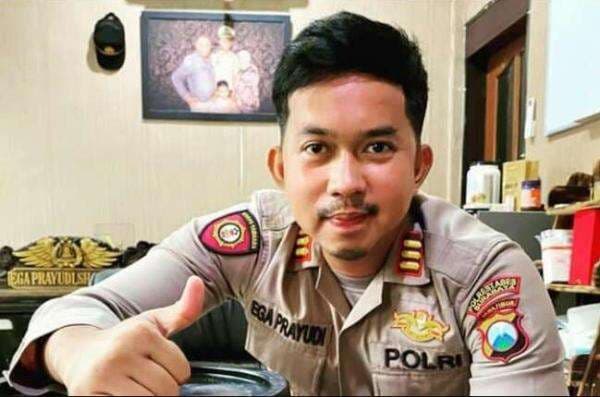 Sosok AKP Ega Prayudi, Anak Tukul Arwana yang `Sikat` Pemakai Narkoba di Lintasan Wapres Ma`ruf Amin Sosok AKP Ega Prayudi, Anak Tukul Arwana yang `Sikat` Pemakai Narkoba di Lintasan Wapres Ma`ruf Amin