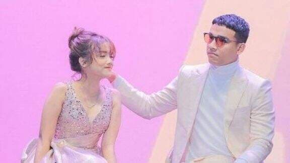 Fadly Faisal Menangis di Hari Ulang Tahunnya, Fuji Lakukan Ini untuk Sang Kakak Fadly Faisal Menangis di Hari Ulang Tahunnya, Fuji Lakukan Ini untuk Sang Kakak