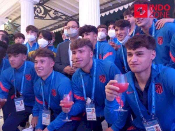 Tiba di Balai Kota, Pemain Atletico Madrid U18 dan Barcelona U18 Disambut Anies Tiba di Balai Kota, Pemain Atletico Madrid U18 dan Barcelona U18 Disambut Anies