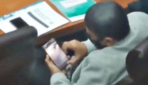 Anggota DPR Inisial HM Nonton Video Porno, Roy Suryo: Bukan Harun Masiku atau Hulyono Mukidi Ya Anggota DPR Inisial HM Nonton Video Porno, Roy Suryo: Bukan Harun Masiku atau Hulyono Mukidi Ya