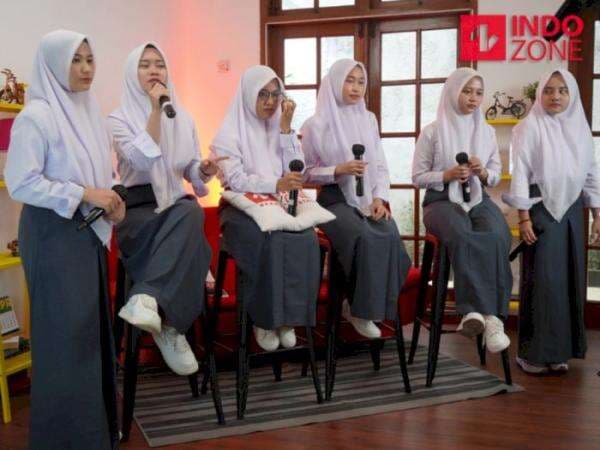 Profil Personel Putih Abu-abu, Enam Dara Cantik Asal Cianjur yang Berawal dari Grup Lawak Profil Personel Putih Abu-abu, Enam Dara Cantik Asal Cianjur yang Berawal dari Grup Lawak