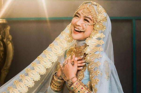 Pesona Ria Ricis Berbalut Baju India bak Artis Bollywood, Netizen Sebut Mirip Kajol Pesona Ria Ricis Berbalut Baju India bak Artis Bollywood, Netizen Sebut Mirip Kajol