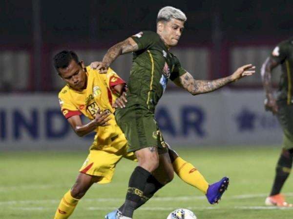 Nomor Punggung 77 Buat Bomber Baru Persib Bandung, Punya Alasan tersendiri Nomor Punggung 77 Buat Bomber Baru Persib Bandung, Punya Alasan tersendiri