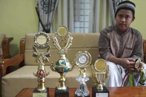 Viral! Putra Seorang Perwira Polisi di Aceh Hafal 30 Juz Alquran Viral! Putra Seorang Perwira Polisi di Aceh Hafal 30 Juz Alquran