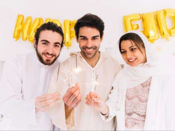 25 Pantun Lebaran Ucapan Idul Fitri yang Lucu dan Menghibur 25 Pantun Lebaran Ucapan Idul Fitri yang Lucu dan Menghibur