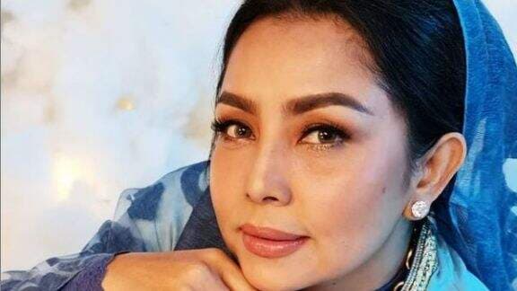 Dulu Boro-boro Dilirik Keluarga Cendana, Mayangsari Kian Akrab Pamer Foto Bareng Kakak Bambang Trihatmodjo, Netter: Bu Halimah Kalah Telak Dulu Boro-boro Dilirik Keluarga Cendana, Mayangsari Kian Akrab Pamer Foto Bareng Kakak Bambang Trihatmodjo, Netter: Bu Halimah Kalah Telak