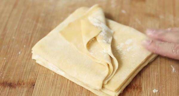 Cara Membuat Kulit Pangsit Goreng dan Rebus Cara Membuat Kulit Pangsit Goreng dan Rebus