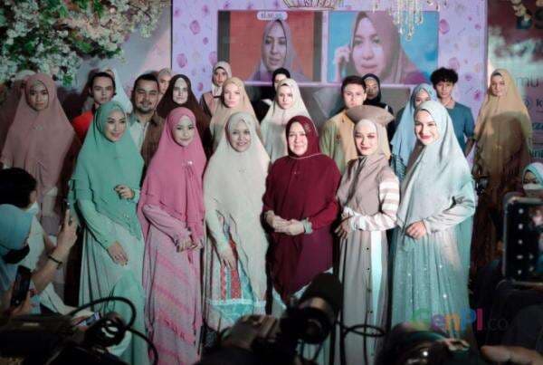 Tubuh Mungil? Ini 4 Tips Memilih Gamis Lebaran Tubuh Mungil? Ini 4 Tips Memilih Gamis Lebaran