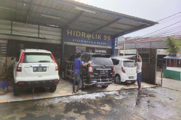 Jasa Cuci Mobil Kebanjiran Order Paska Lebaran, Dapat Rp3 Jutaan per Hari Jasa Cuci Mobil Kebanjiran Order Paska Lebaran, Dapat Rp3 Jutaan per Hari