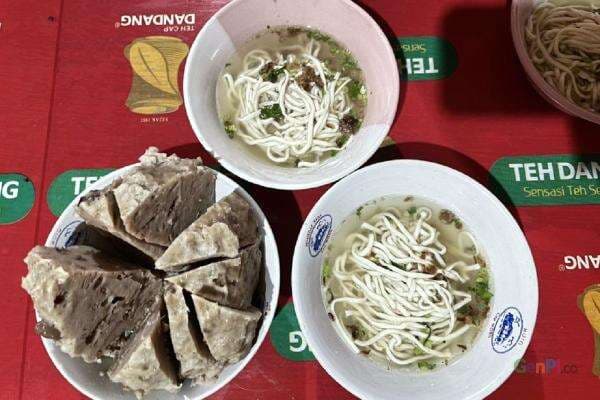 Bakso Sebesar Kepala Bayi Bikin Kaget, Rasanya Maknyos Bakso Sebesar Kepala Bayi Bikin Kaget, Rasanya Maknyos