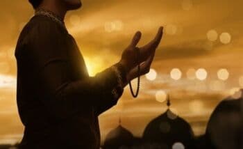 Urutan Dzikir Setelah Sholat Tahajud, Ampuh Tenangkan Hati! Urutan Dzikir Setelah Sholat Tahajud, Ampuh Tenangkan Hati!