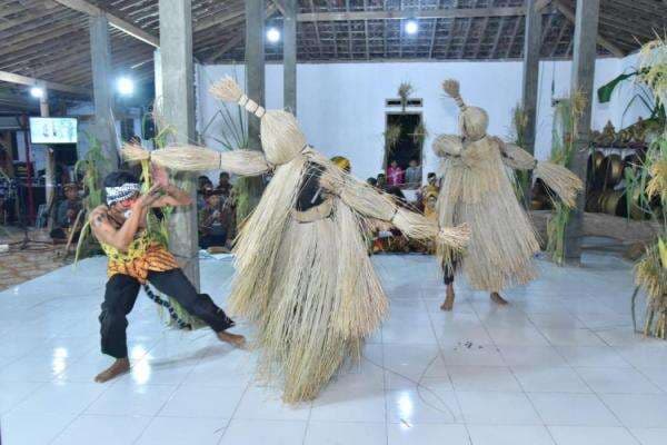 Tari Kebo Kinul, Jadi Warisan Budaya Tak Benda Indonesia dari Sukoharjo Tari Kebo Kinul, Jadi Warisan Budaya Tak Benda Indonesia dari Sukoharjo