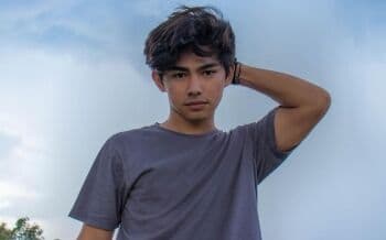 Potret Rumah Andrew Kalaweit di Tengah Hutan Kalimantan, Ada Listrik dan Sinyal Internet Potret Rumah Andrew Kalaweit di Tengah Hutan Kalimantan, Ada Listrik dan Sinyal Internet