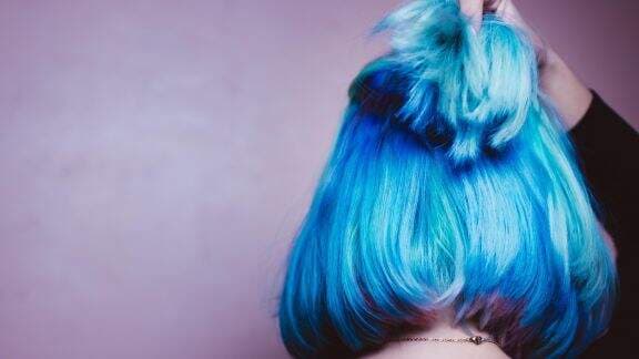 Gonta-ganti Warna Rambut Bisa Picu Gejala Kanker Lho Moms, Gak Percaya? Begini Penjelasannya Gonta-ganti Warna Rambut Bisa Picu Gejala Kanker Lho Moms, Gak Percaya? Begini Penjelasannya