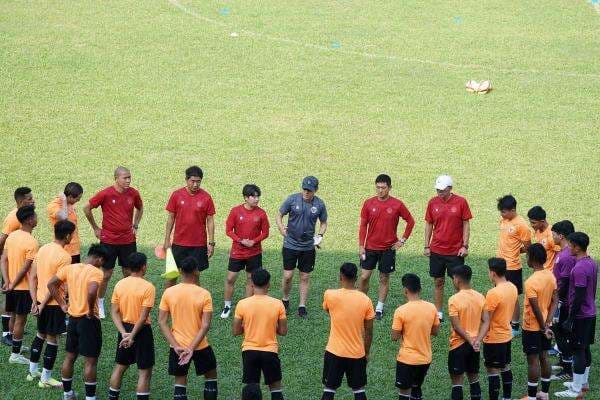 Jordi Amat dan Sandy Walsh Latihan Bareng Timnas Indonesia Jordi Amat dan Sandy Walsh Latihan Bareng Timnas Indonesia