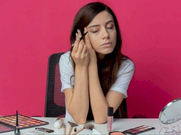 Eyeliner Kering Jangan Dibuang, Ini Cara Mengatasinya Supaya Bisa Dipakai Lagi Eyeliner Kering Jangan Dibuang, Ini Cara Mengatasinya Supaya Bisa Dipakai Lagi