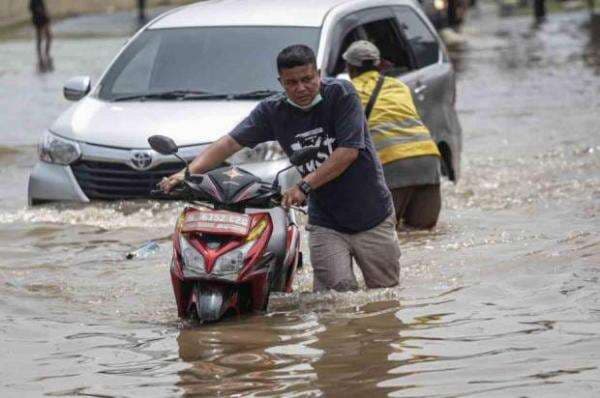 Sepeda Motor Anda Terdampak Banjir Rob? Ini 6 Langkah yang Harus Dilakukan Sepeda Motor Anda Terdampak Banjir Rob? Ini 6 Langkah yang Harus Dilakukan