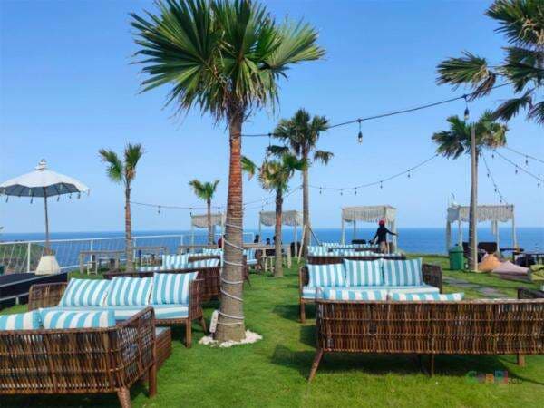 HeHa Cliff Lounge, Restoran di Jogja yang Mirip Beach Club Bali HeHa Cliff Lounge, Restoran di Jogja yang Mirip Beach Club Bali