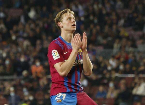 Bikin Ten Haag Gigit Jari, Frenkie de Jong Ingin Bertahan di Barcelona Bikin Ten Haag Gigit Jari, Frenkie de Jong Ingin Bertahan di Barcelona