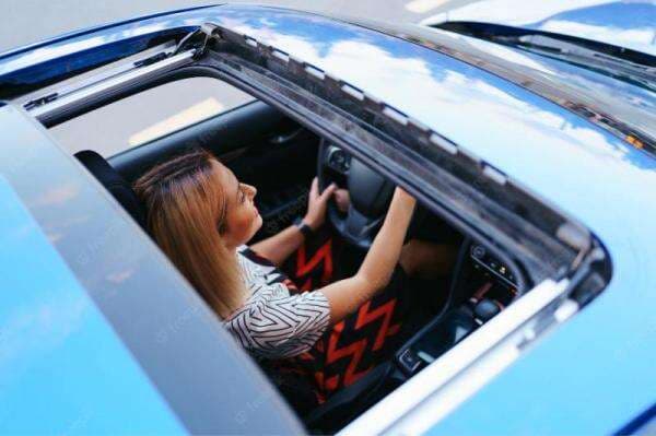 Sunroof, Moonroof dan Panorama Roof pada Atap Mobil, Apa Bedanya? Sunroof, Moonroof dan Panorama Roof pada Atap Mobil, Apa Bedanya?