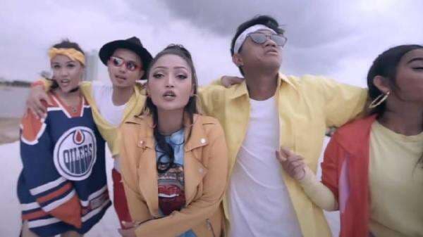 Chord Gitar dan Lirik Lagu Lagi Syantik - Siti Badriah Chord Gitar dan Lirik Lagu Lagi Syantik - Siti Badriah