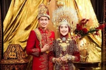 7 Pernikahan Adat dengan Biaya Termahal di Indonesia, Bisa Mencapai Miliaran! 7 Pernikahan Adat dengan Biaya Termahal di Indonesia, Bisa Mencapai Miliaran!