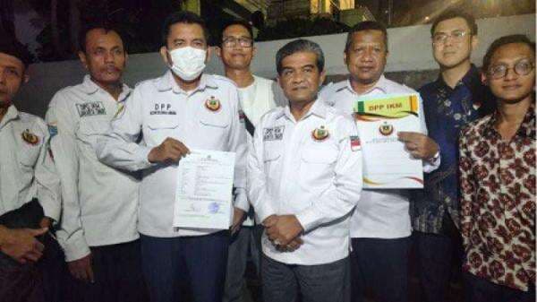 Resmi! Pemilik Restoran Rendang Babi Dilaporkan Ikatan Keluarga Minangkabau ke Polda Metro Jaya Resmi! Pemilik Restoran Rendang Babi Dilaporkan Ikatan Keluarga Minangkabau ke Polda Metro Jaya