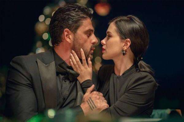 10 Film Netflix dengan Adegan Ranjang Vulgar, Nomor 3 Terpanas 10 Film Netflix dengan Adegan Ranjang Vulgar, Nomor 3 Terpanas