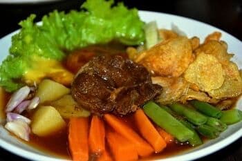 Yuk Coba 25 Makanan Khas Solo, Dijamin Bikin Ketagihan! Yuk Coba 25 Makanan Khas Solo, Dijamin Bikin Ketagihan!
