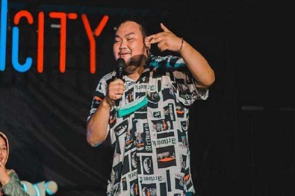 Fico Fachriza Bebas Penjara Terkait Kasus Narkoba, Sebut Coki Pardede di Panggung Stand Up Fico Fachriza Bebas Penjara Terkait Kasus Narkoba, Sebut Coki Pardede di Panggung Stand Up