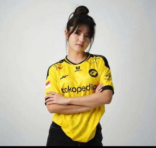 Biodata dan Agama Onic Vonzy, BA Onic Esport Cantik Bak Model Biodata dan Agama Onic Vonzy, BA Onic Esport Cantik Bak Model