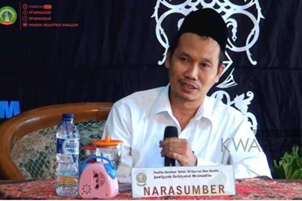 Kajian Gus Baha: Ini Warna dan Tempat Kesukaan Nabi Khidir Kajian Gus Baha: Ini Warna dan Tempat Kesukaan Nabi Khidir