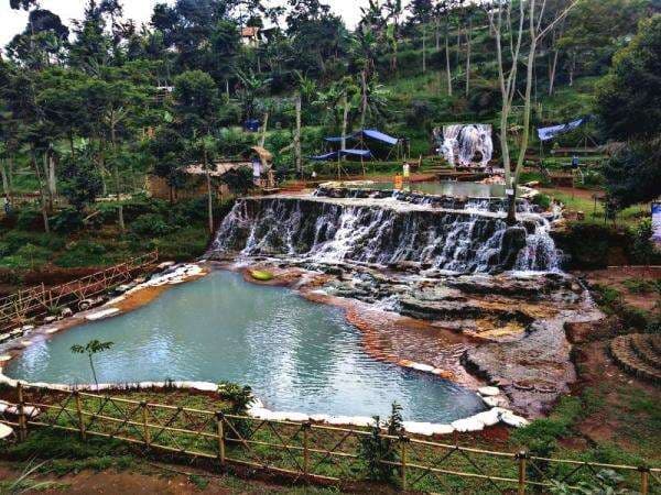 Wisata Pemandian Air Panas di Bandung, Harga Mulai dari Rp5.000 Wisata Pemandian Air Panas di Bandung, Harga Mulai dari Rp5.000