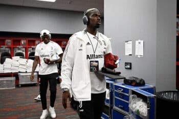 Jelang Barcelona vs Juventus, Paul Pogba Dikonfirmasi Alami Cedera Lutut Jelang Barcelona vs Juventus, Paul Pogba Dikonfirmasi Alami Cedera Lutut