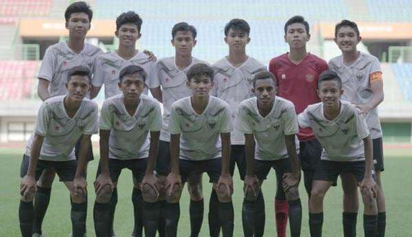 Piala AFF U-16 2022: Timnas Indonesia Ungguli Filipina 2-0 pada Babak Pertama Piala AFF U-16 2022: Timnas Indonesia Ungguli Filipina 2-0 pada Babak Pertama