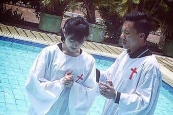 Perjalanan Spiritual Marcella Simon, Sempat Mualaf dan Kini Kembali ke Kristen Perjalanan Spiritual Marcella Simon, Sempat Mualaf dan Kini Kembali ke Kristen