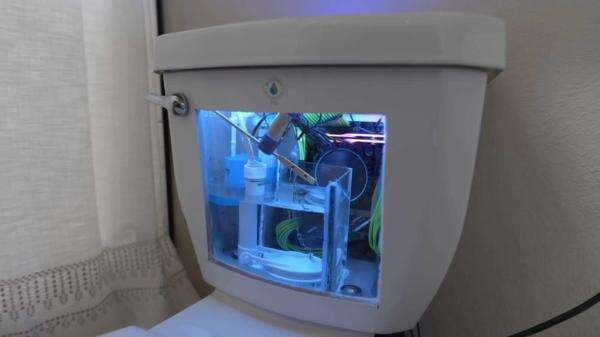 Ada-ada Saja! Pria Ini Menyulap Kloset Toilet Jadi PC Gaming Ada-ada Saja! Pria Ini Menyulap Kloset Toilet Jadi PC Gaming